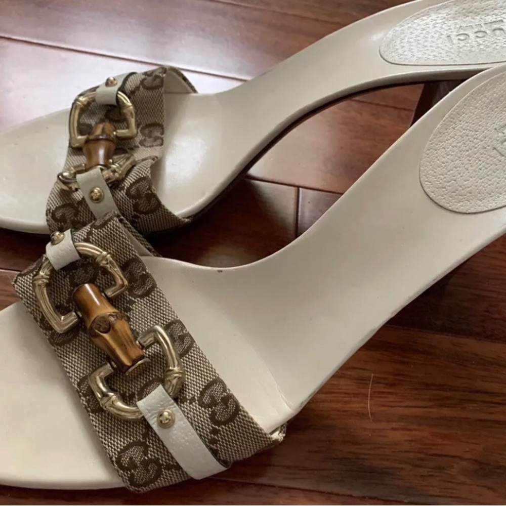 Gucci white and Brown Sandals.  Size 40/10